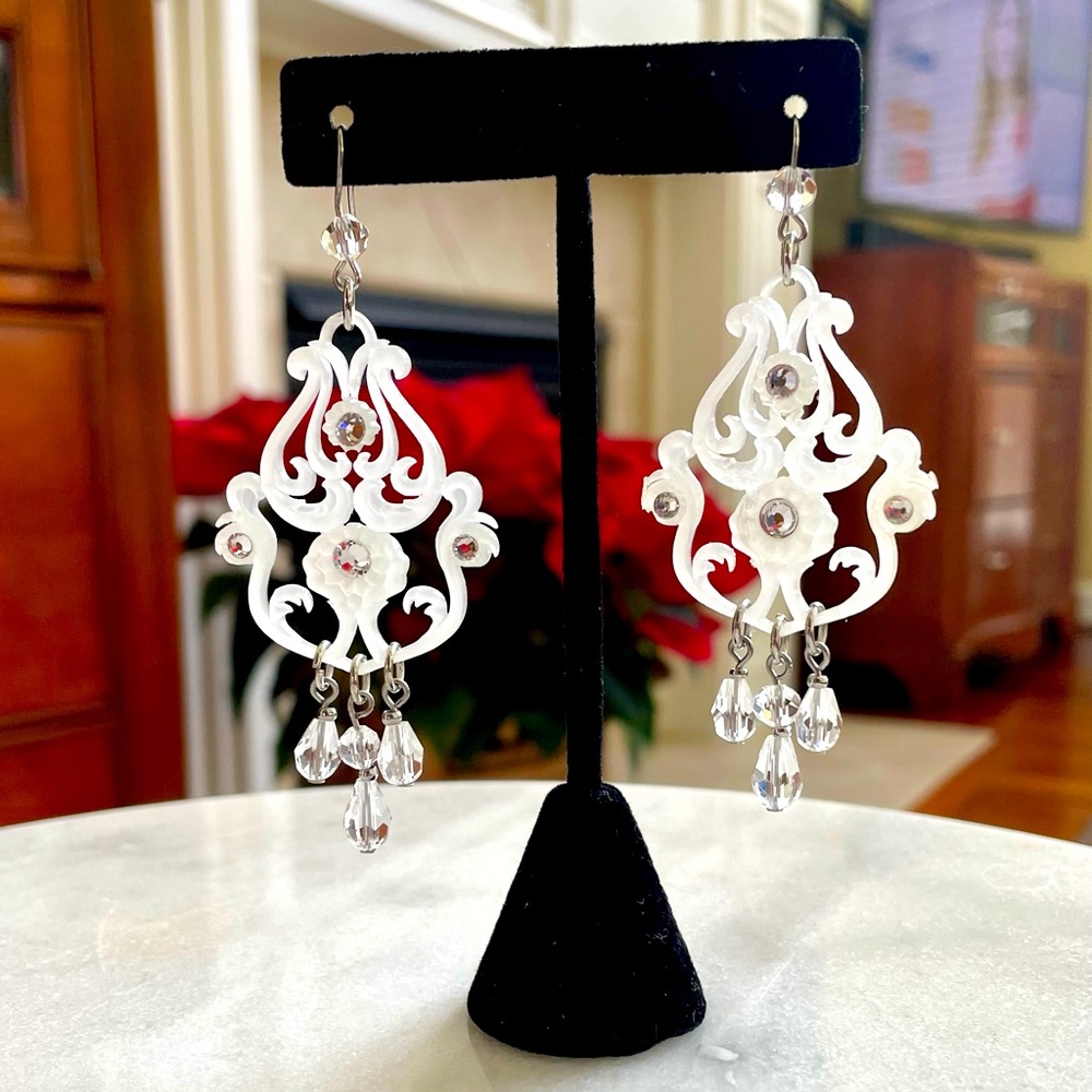 Chandelier earrings